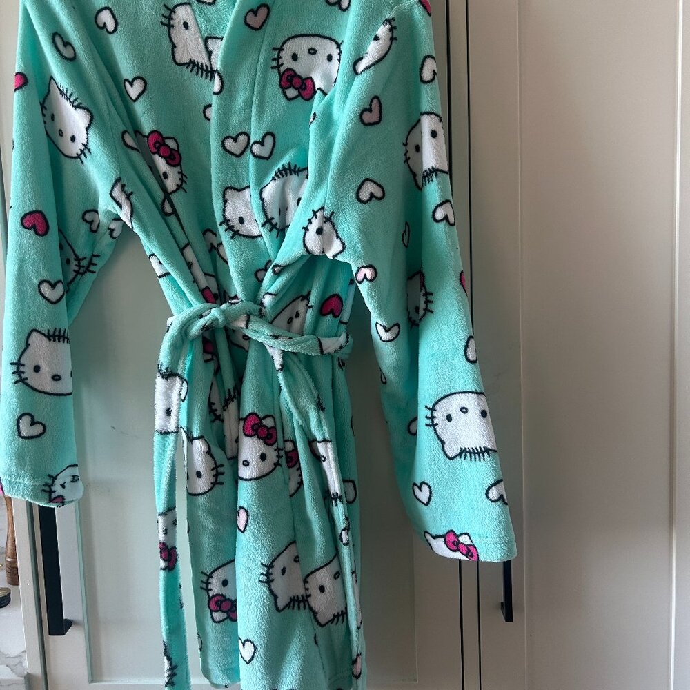 Hello Kitty Robe XL (new perfect condition)